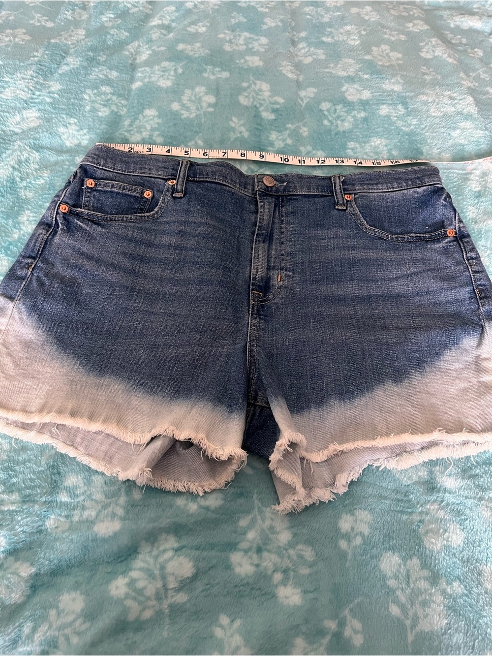 GAP high rise 4 inch shorts